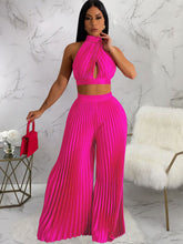 Zweiteiliges Neckholder-Crop-Top mit weitem Bein